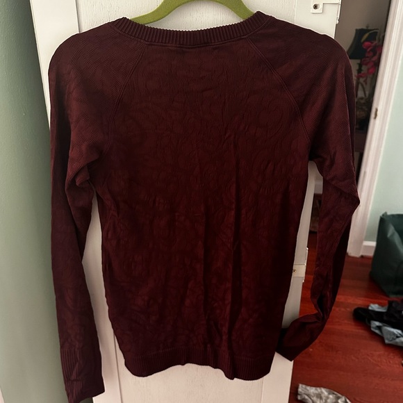 Burgundy lululemon shirt - Picture 3 of 3